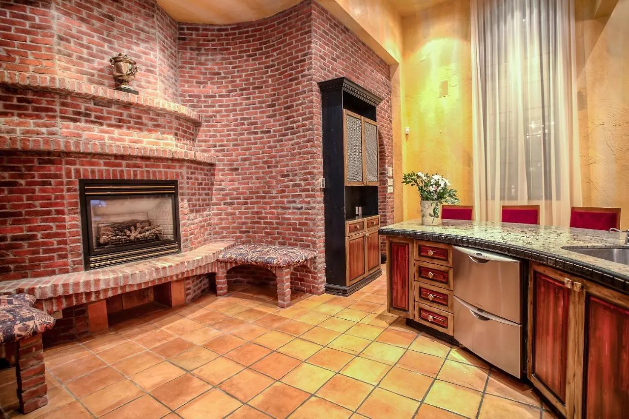 Chateau Vieux-Montreal location
